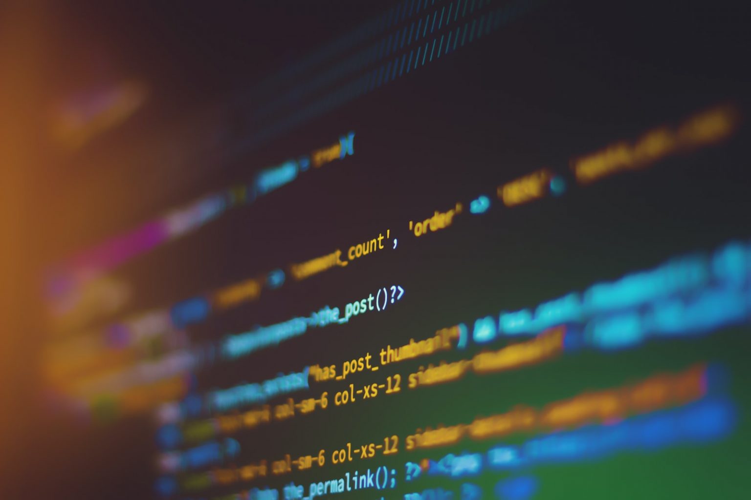 Códigos de programação em tela (Shahadat Rahman)
