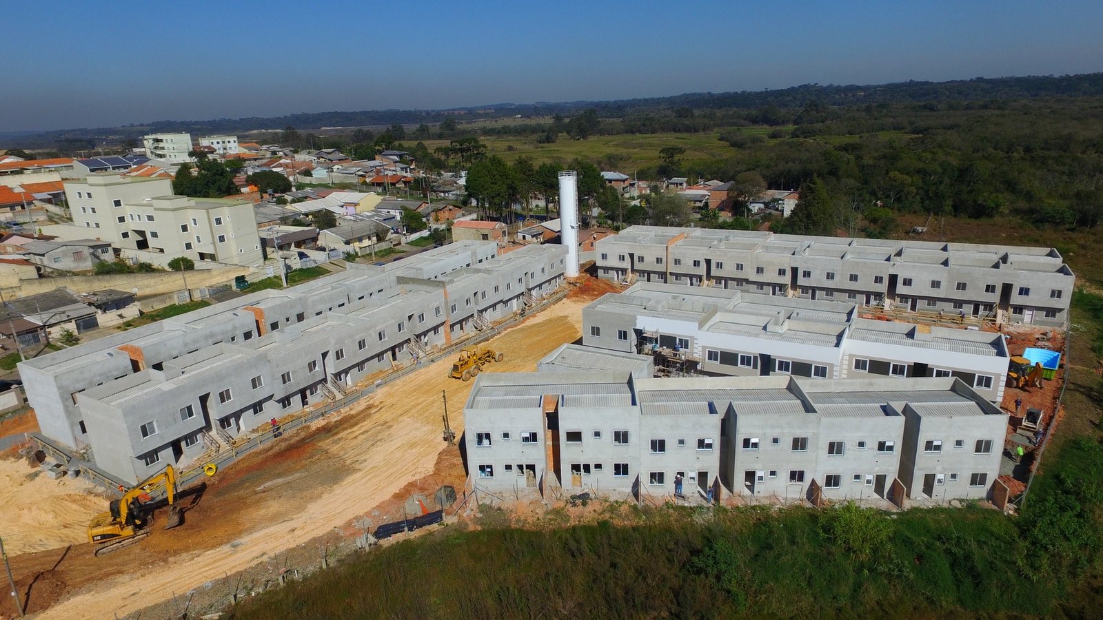 Casas conjugadas em construção (Construtora Lyx Engenharia)