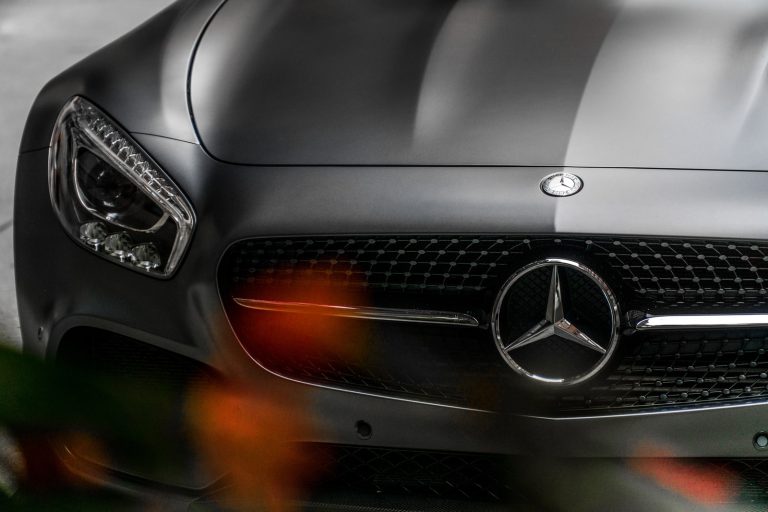 Carro de luxo Mercedes-benz (Kevin Bhagat)