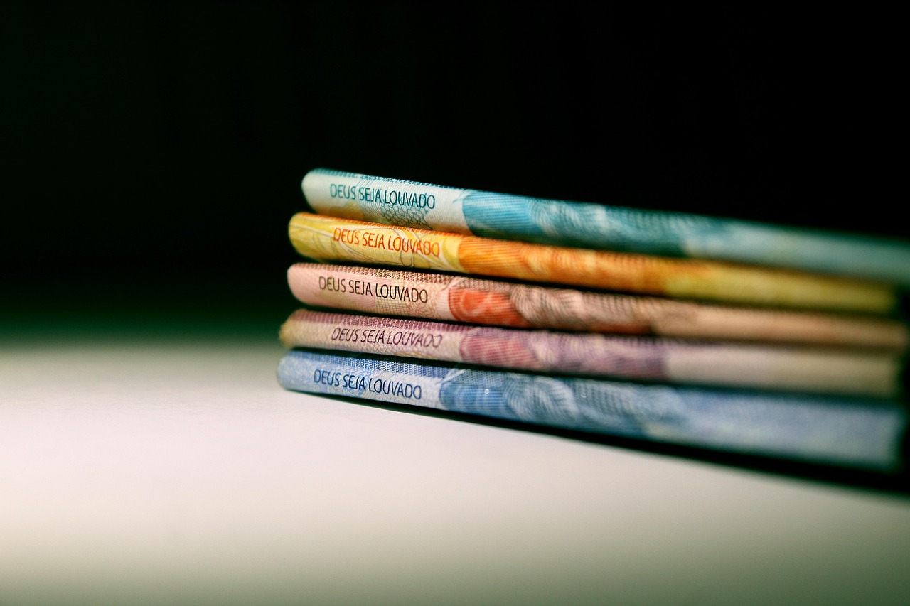 Salário mínimo 2024: governo define novo valor em R$ 1.621 Brazil minimum wage increase