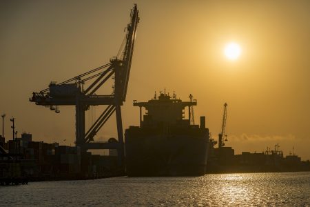 HHLA: R$ 1 bilhão em terminal de contêineres no Espírito Santo container port brazil