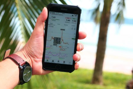 Bitcoin e XRP: Por que o mercado cripto oscila com ETFs? crypto market volatility