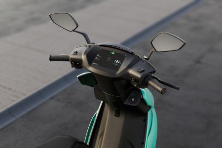 Moto elétrica: bateria de estado sólido carrega em 10 minutos electric motorcycle solid-state battery fast charging