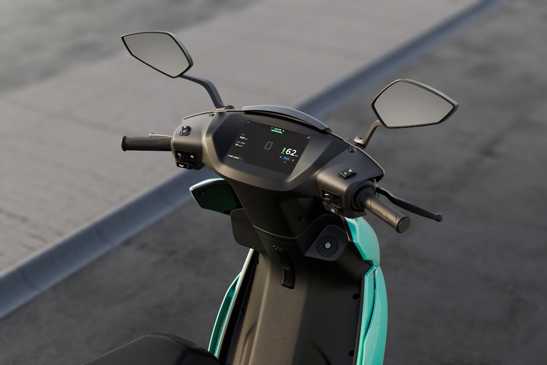 Moto elétrica: bateria de estado sólido carrega em 10 minutos electric motorcycle solid-state battery fast charging