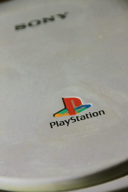 Sony elimina cientos de juegos shovelware de su tienda digital PlayStation Store logo